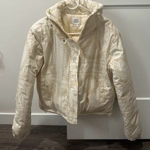 Urban Outfitters BDG Isla Linen printed puffer jacket. Worn once for half hour.